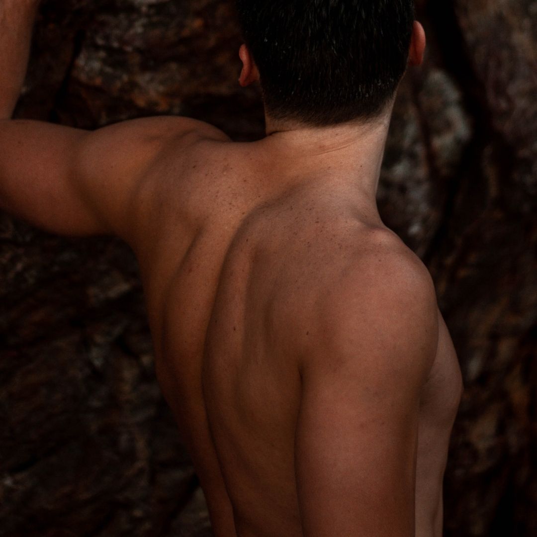 Male underarm waxing with Ashmira Botanica hot wax